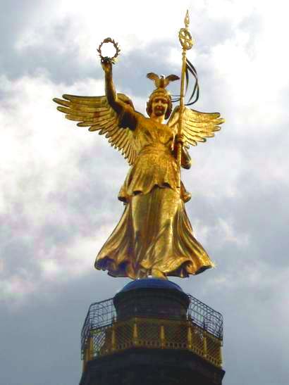 Imagen: Victoria on top of the Berlin Victory Column in Berlin/Germany. Fuente: Wikimedia - http://commons.wikimedia.org/wiki/File:Berlin_Siegessaule_-_Victory_golden_statue.jpg